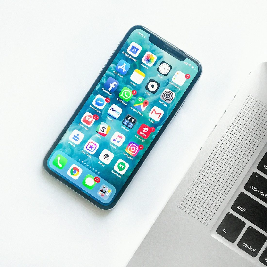 易游体育 APP 赛程与赛事列表界面示意